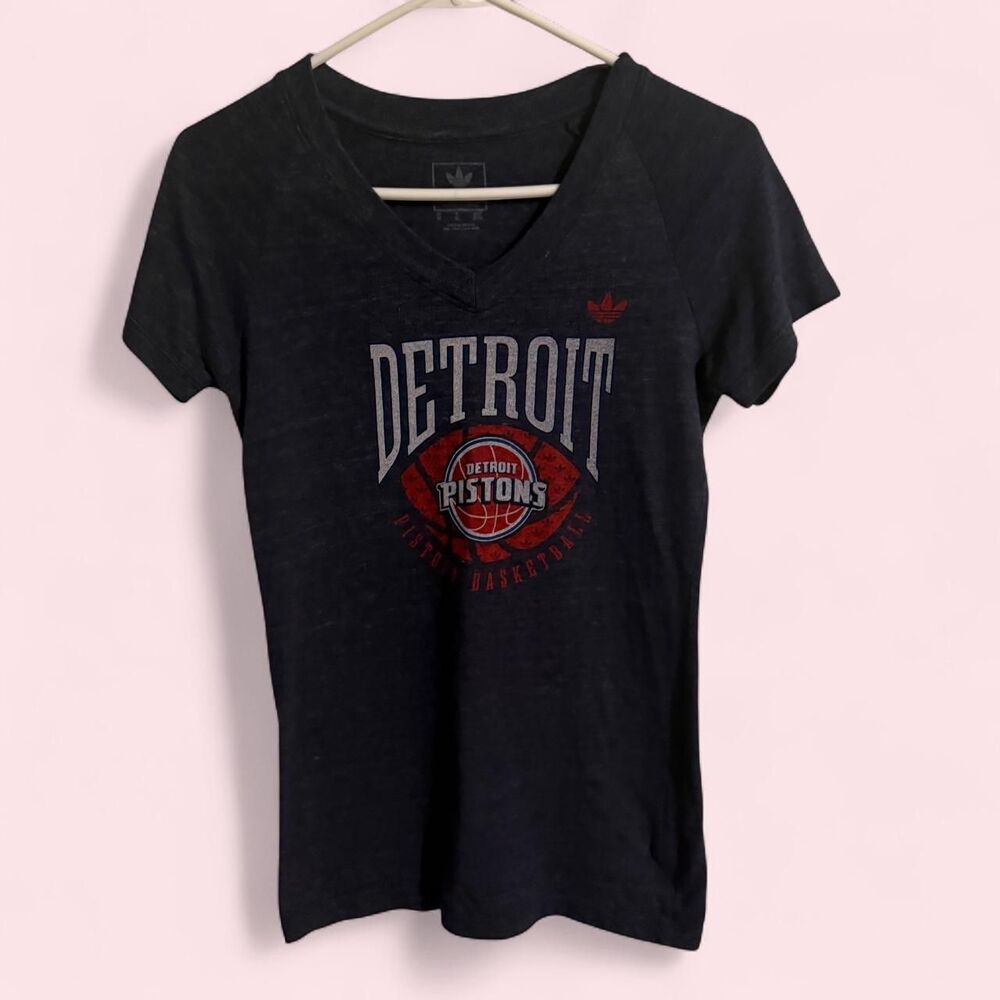 Adidas t-shirt women M navy blue Detroit Pistons NBA basketball graphic tee